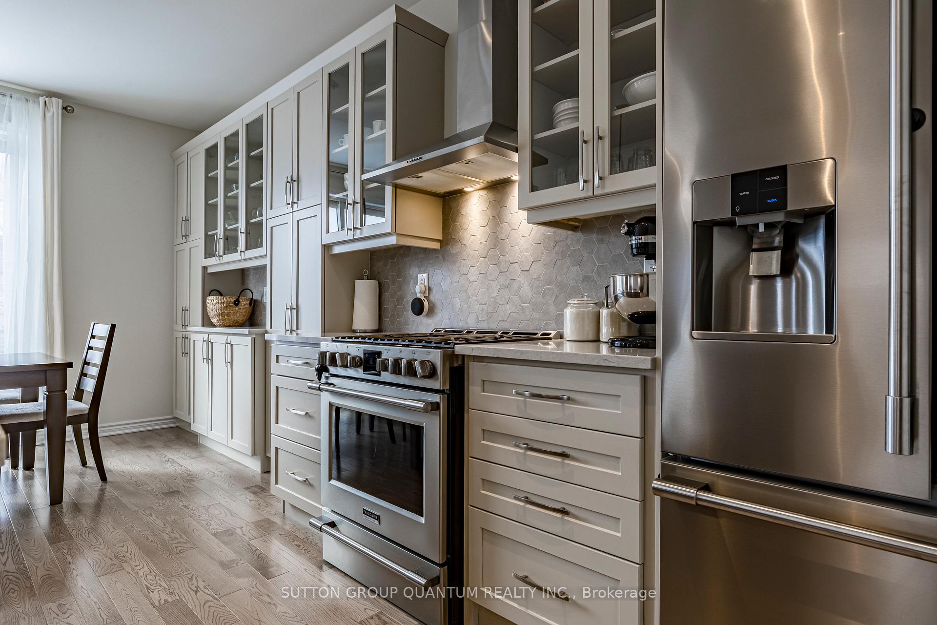 Photo 16 of 189 Stillwater Crescent, Hamilton, Waterdown — HOMEH