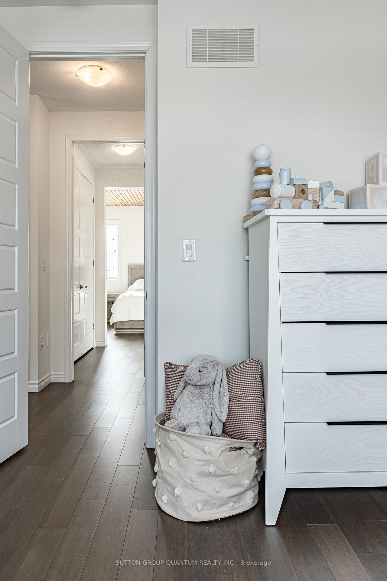 Photo 23 of 189 Stillwater Crescent, Hamilton, Waterdown — HOMEH