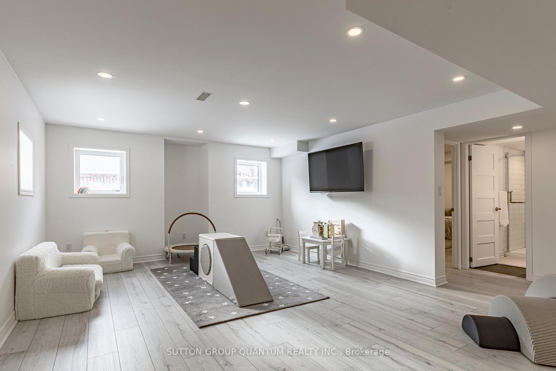 Photo 29 of 189 Stillwater Crescent, Hamilton, Waterdown — HOMEH