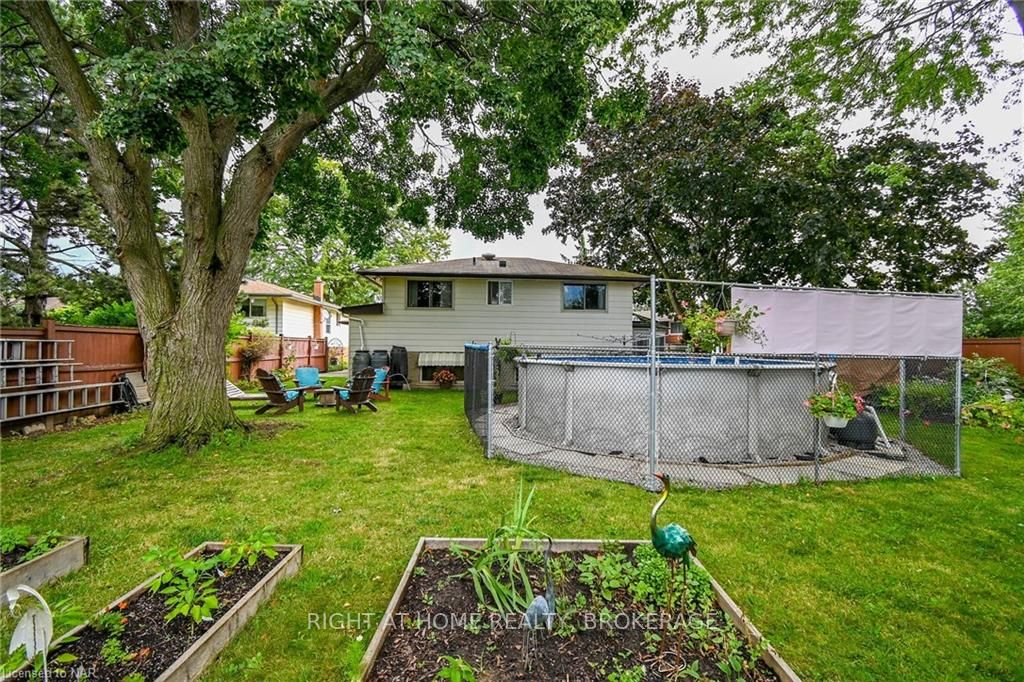 Photo 1 of 37 Bendingroad Crescent, St. Catharines, Lakeport — HOMEH