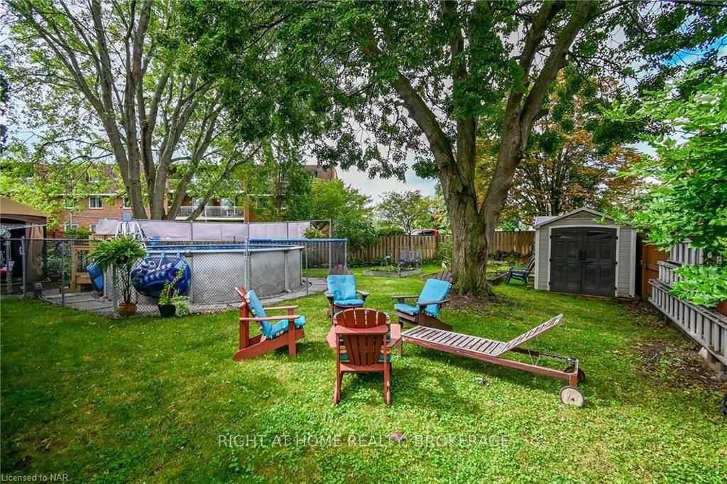 Photo 4 of 37 Bendingroad Crescent, St. Catharines, Lakeport — HOMEH
