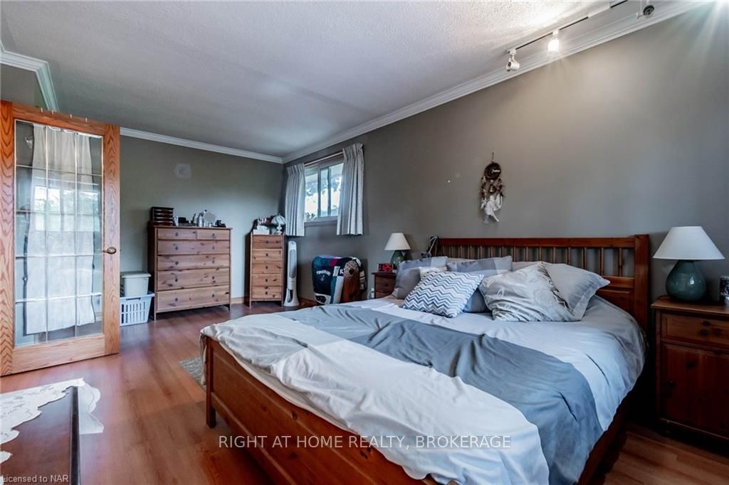 Photo 14 of 37 Bendingroad Crescent, St. Catharines, Lakeport — HOMEH