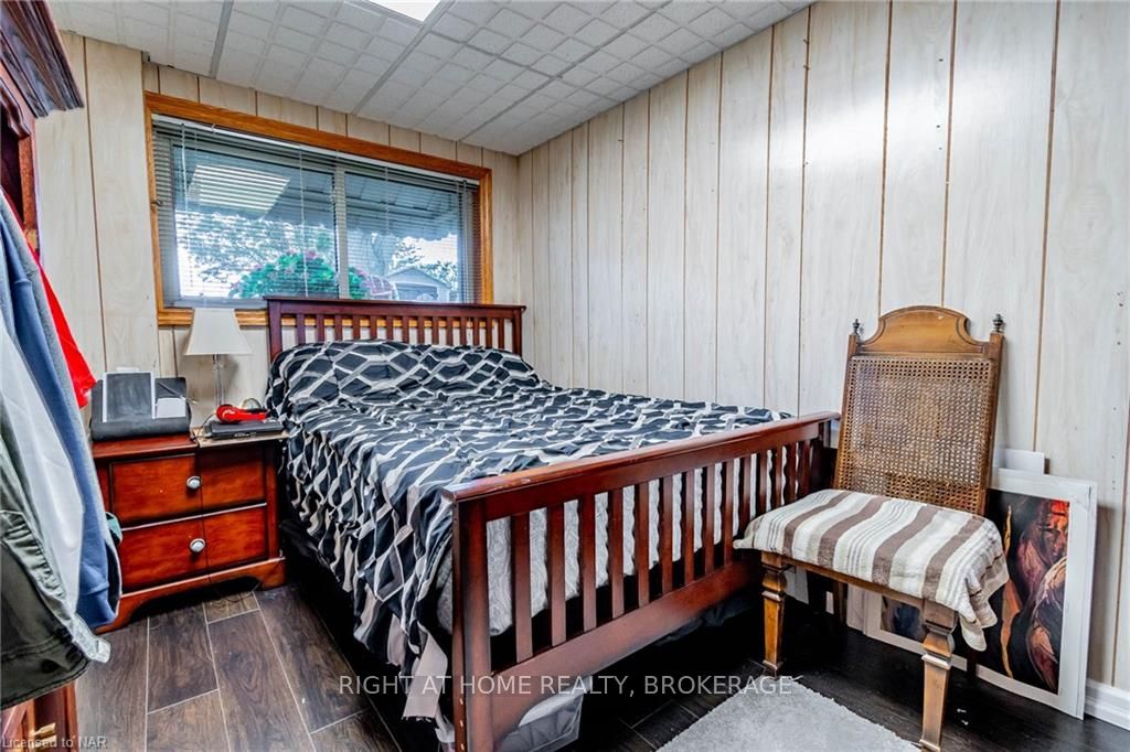 Photo 16 of 37 Bendingroad Crescent, St. Catharines, Lakeport — HOMEH