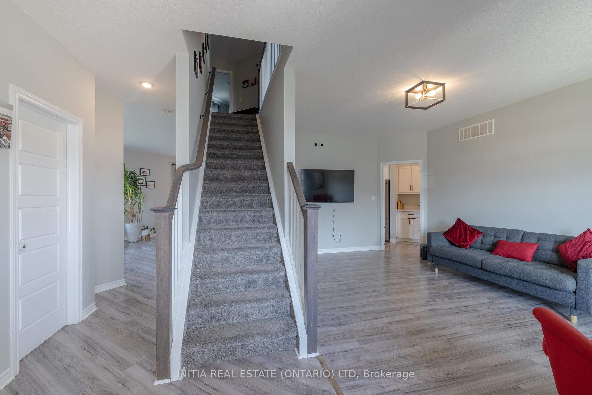 Photo 6 of 1 Oxford Terrace N, St. Thomas — HOMEH