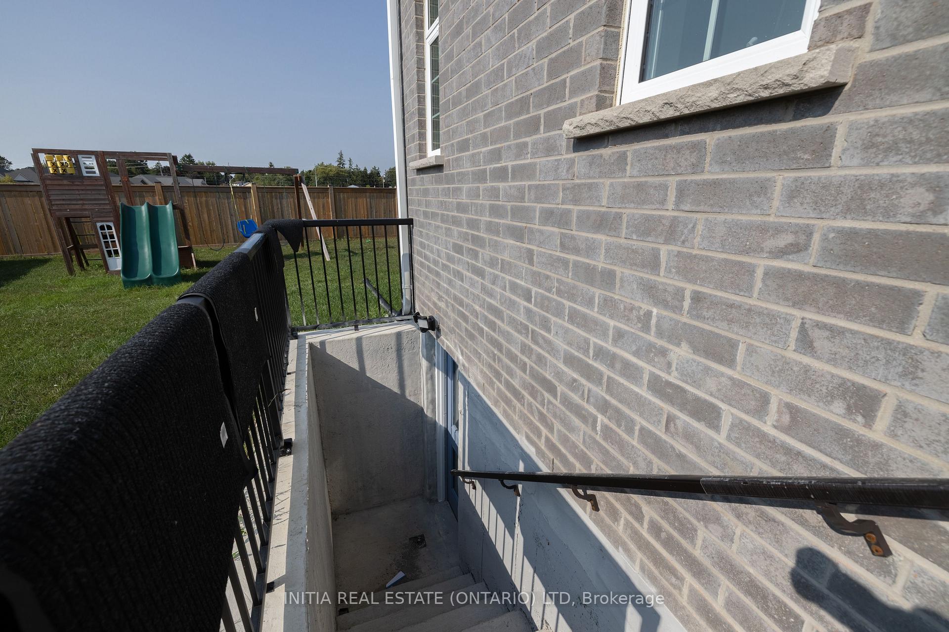 Photo 35 of 1 Oxford Terrace N, St. Thomas — HOMEH