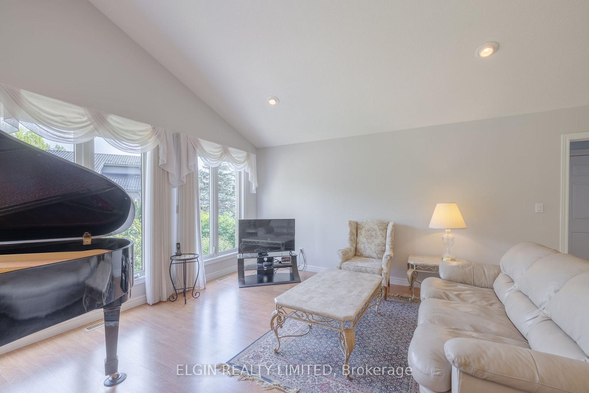 Photo 16 of 111 Lake Margaret Trail, St. Thomas — HOMEH