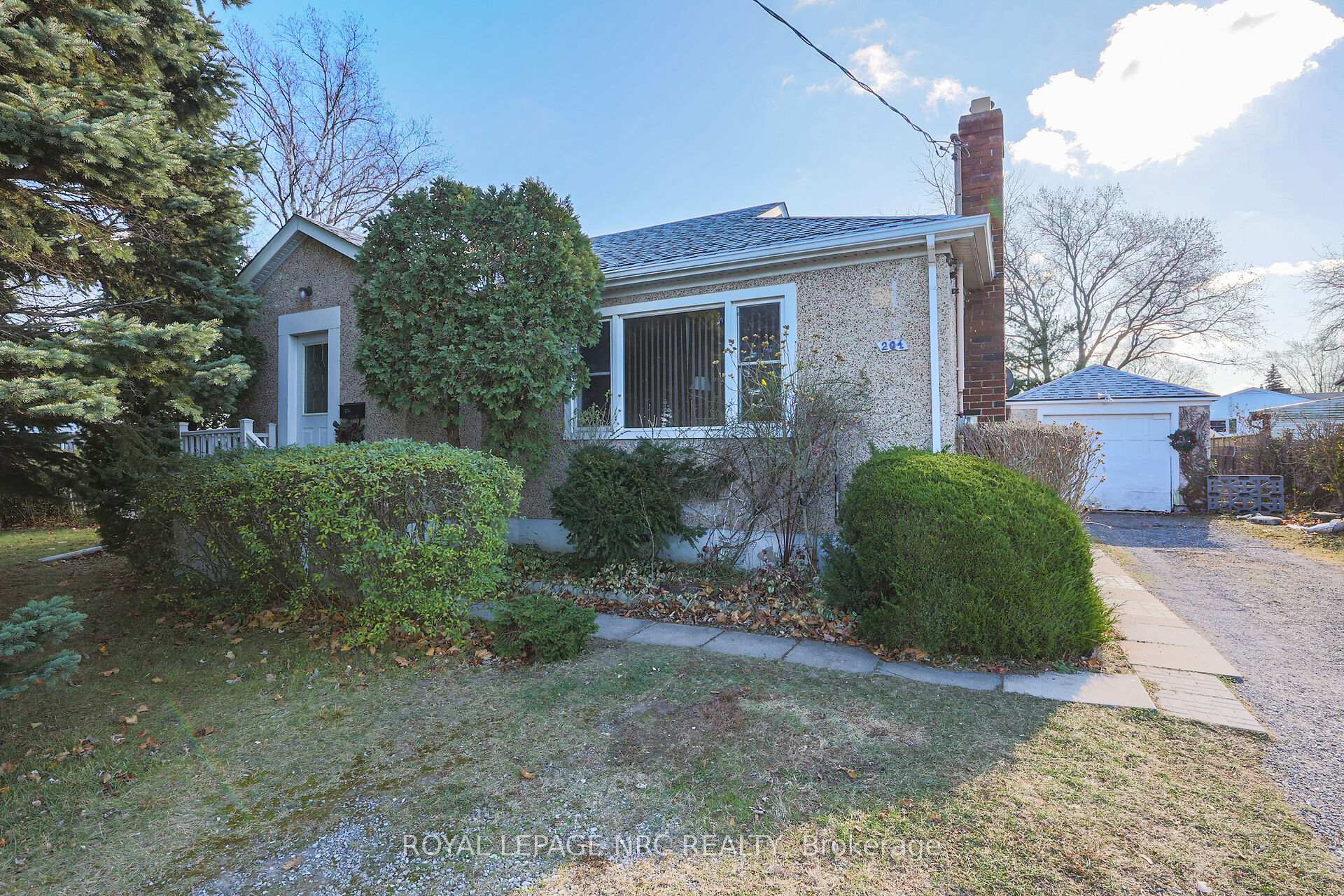 Photo 1 of 204 Lakeshore Road, St. Catharines, Vine/Linwell — HOMEH