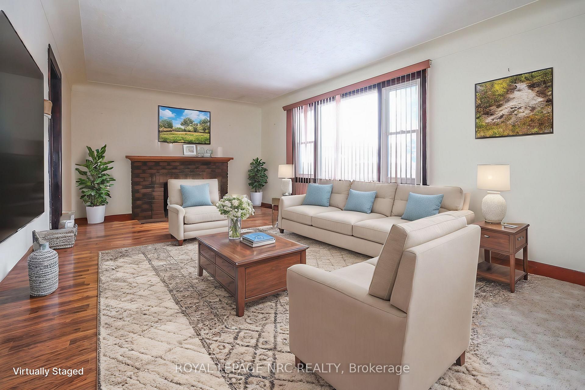 Photo 5 of 204 Lakeshore Road, St. Catharines, Vine/Linwell — HOMEH