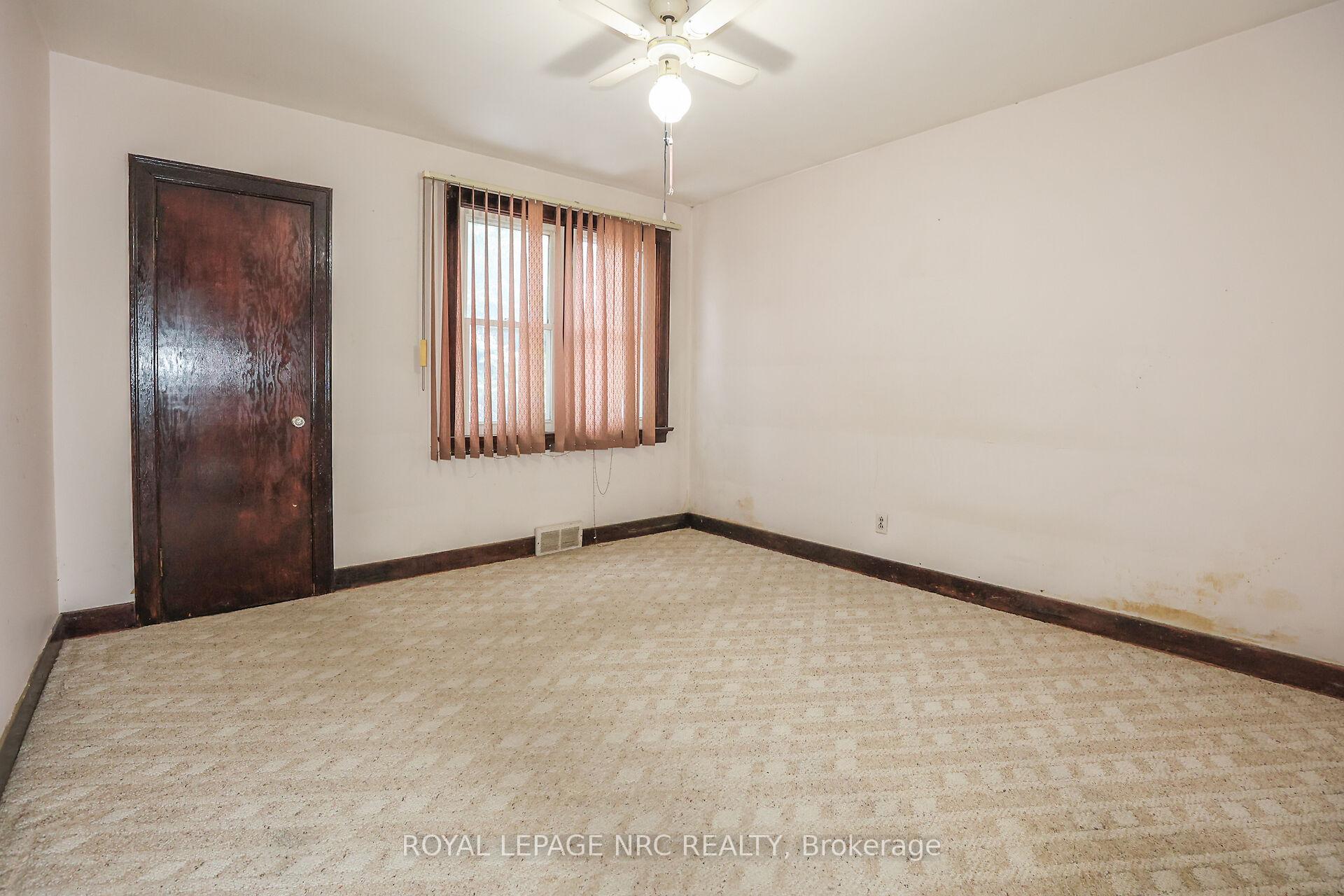 Photo 12 of 204 Lakeshore Road, St. Catharines, Vine/Linwell — HOMEH