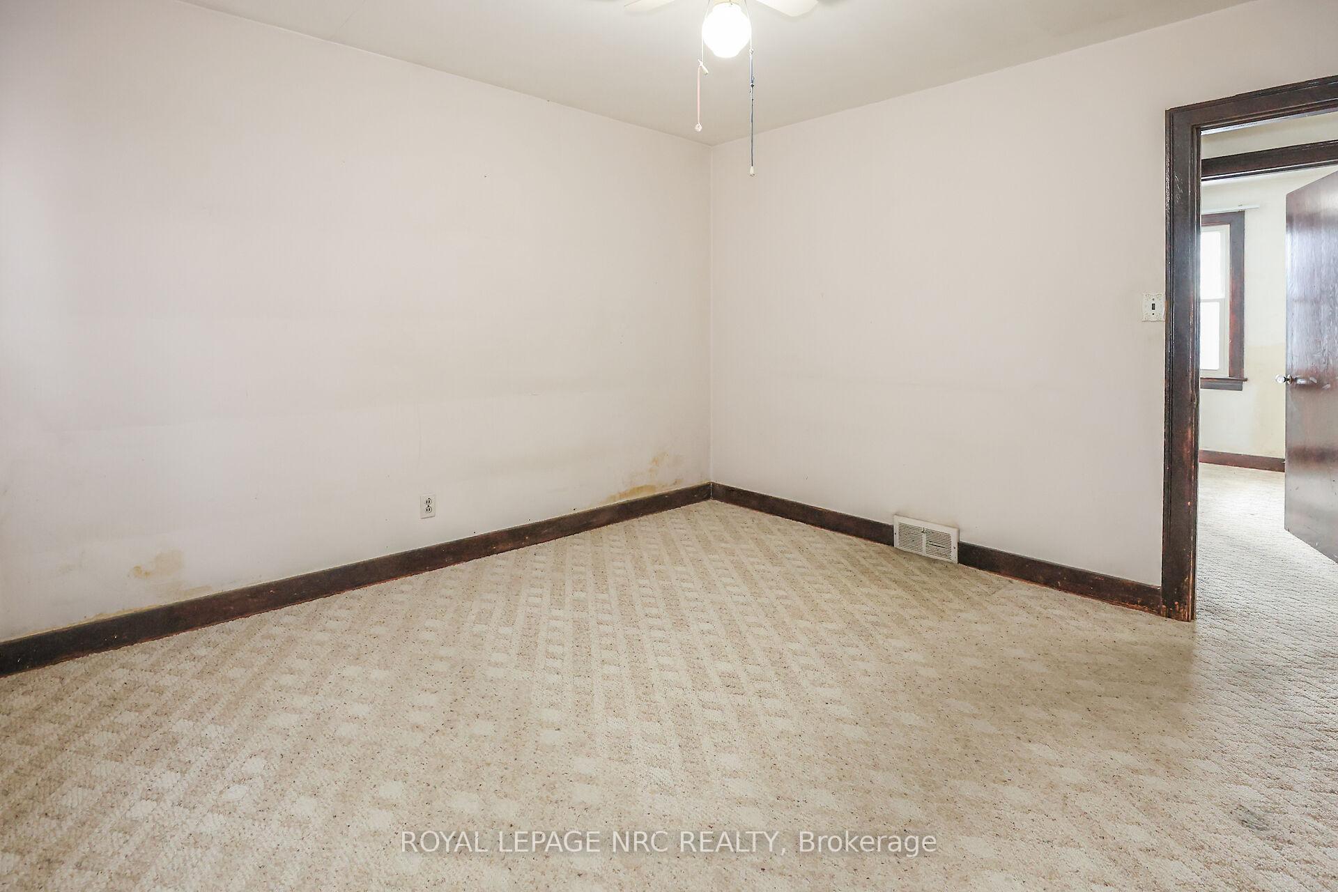 Photo 13 of 204 Lakeshore Road, St. Catharines, Vine/Linwell — HOMEH