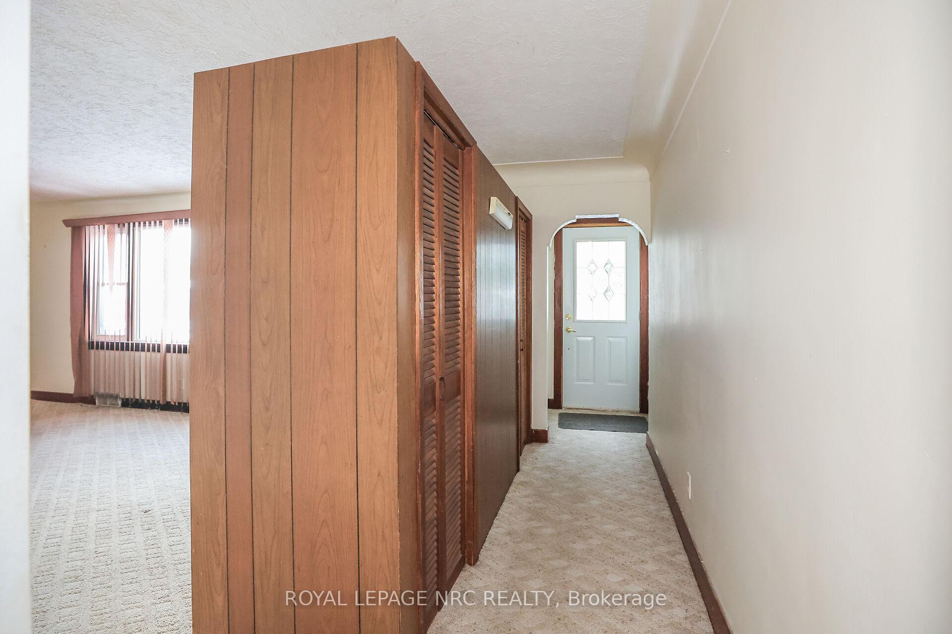 Photo 18 of 204 Lakeshore Road, St. Catharines, Vine/Linwell — HOMEH