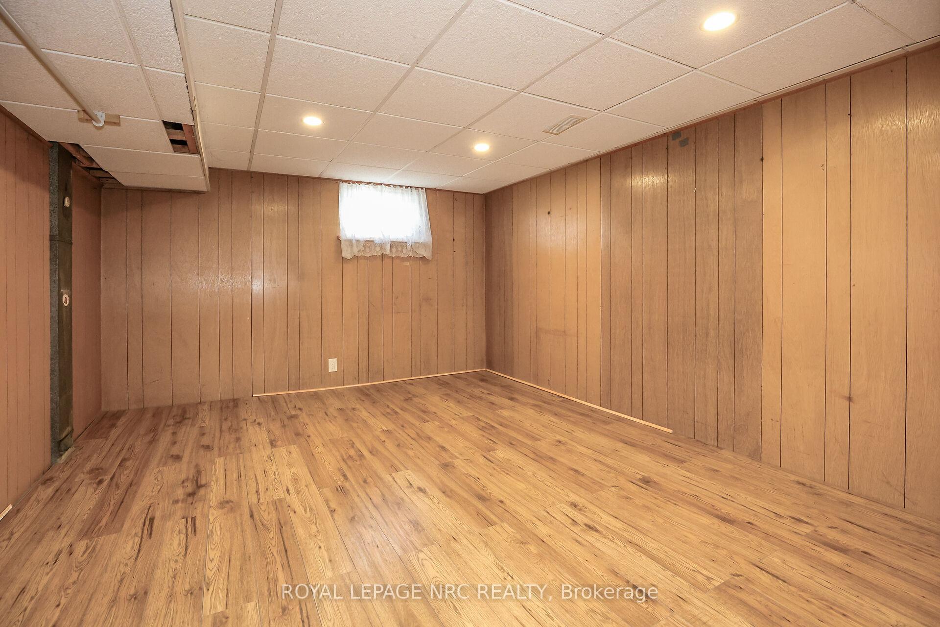 Photo 23 of 204 Lakeshore Road, St. Catharines, Vine/Linwell — HOMEH