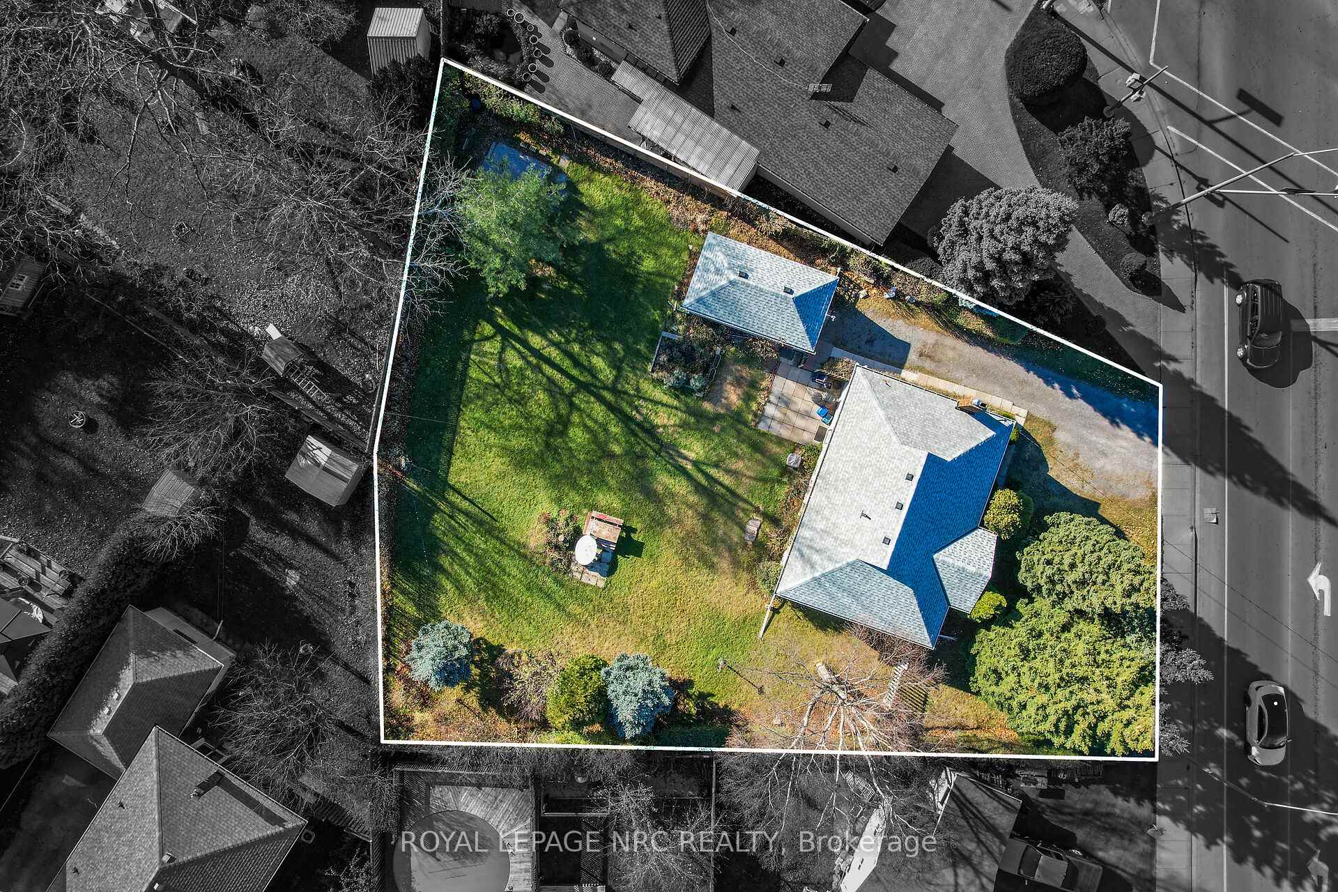 Photo 32 of 204 Lakeshore Road, St. Catharines, Vine/Linwell — HOMEH