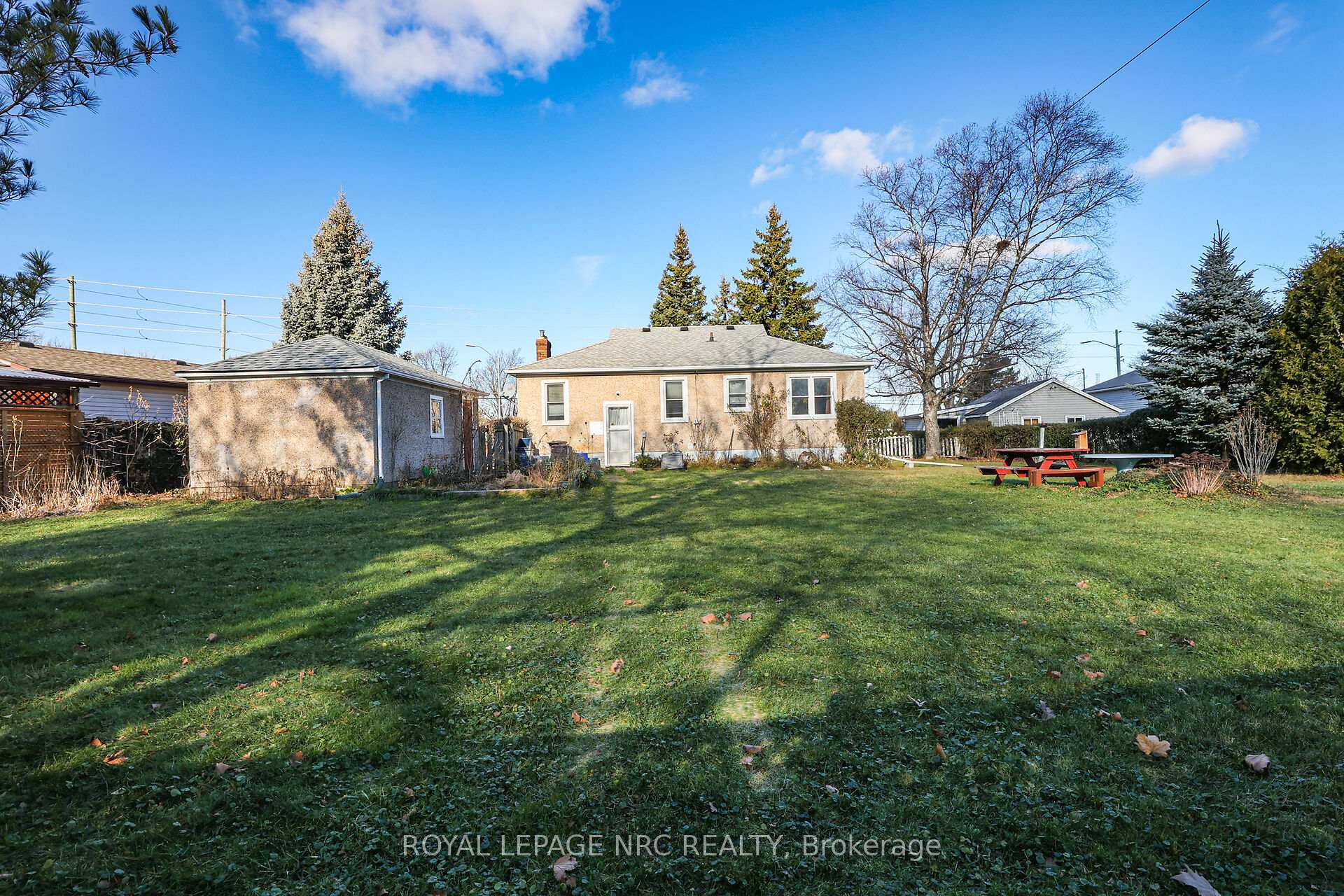 Photo 35 of 204 Lakeshore Road, St. Catharines, Vine/Linwell — HOMEH