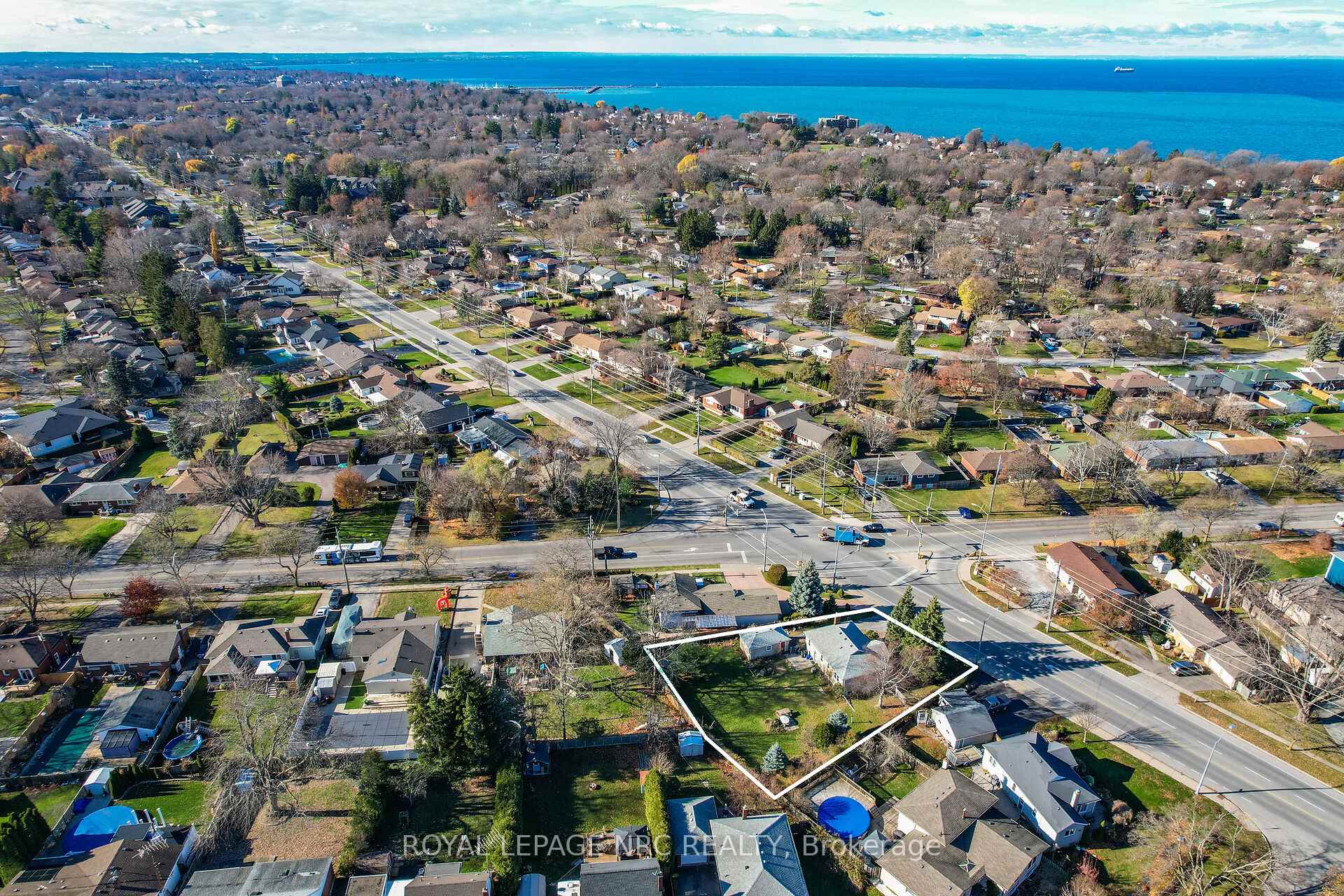 Photo 38 of 204 Lakeshore Road, St. Catharines, Vine/Linwell — HOMEH