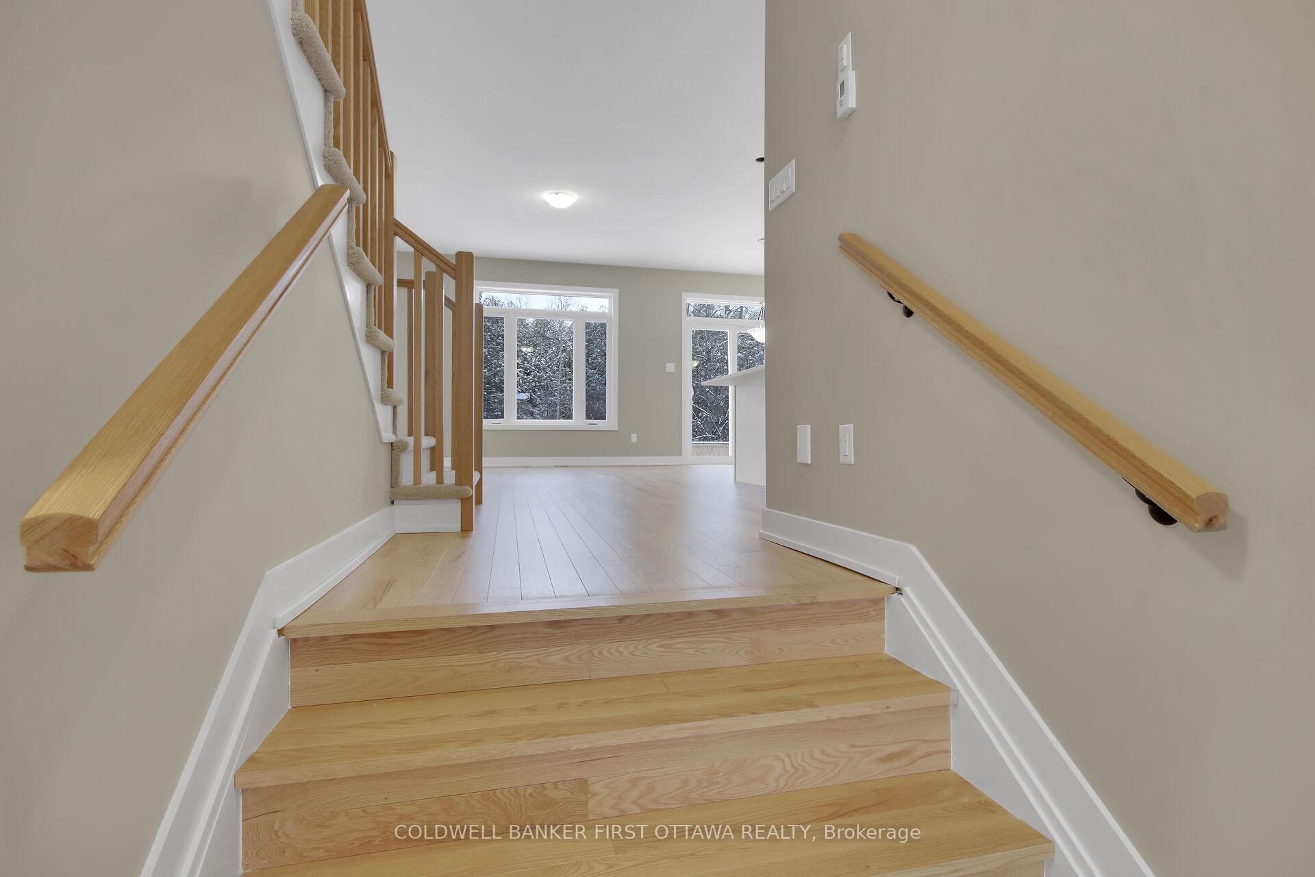 Photo 3 of 440 Thomas Street, Carleton Place — HOMEH