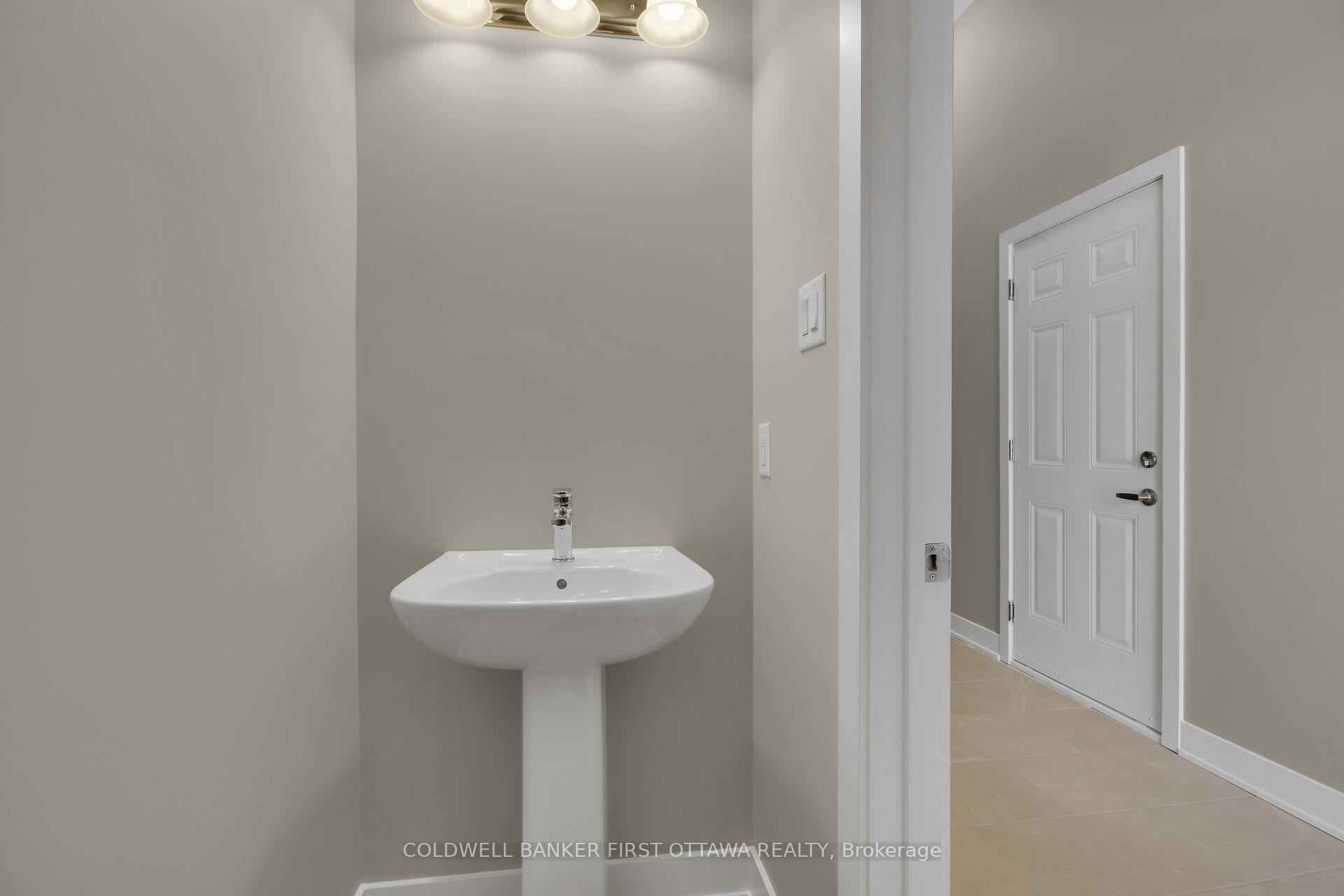 Photo 5 of 440 Thomas Street, Carleton Place — HOMEH