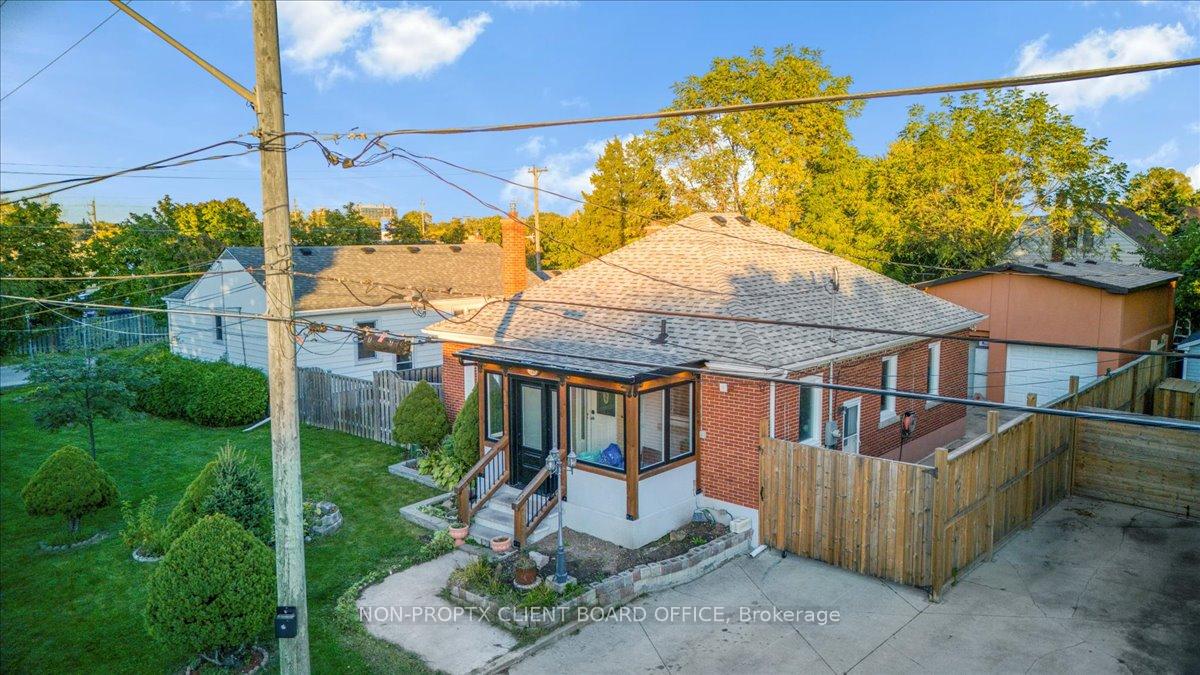 Photo 1 of 118 Second Street N, Hamilton, Stoney Creek — HOMEH