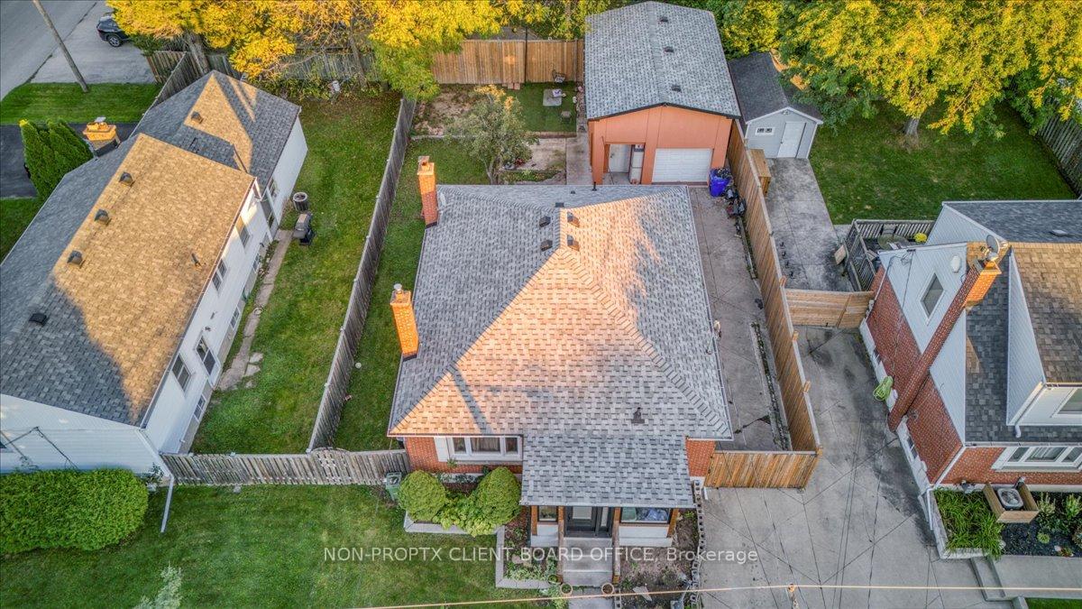 Photo 3 of 118 Second Street N, Hamilton, Stoney Creek — HOMEH