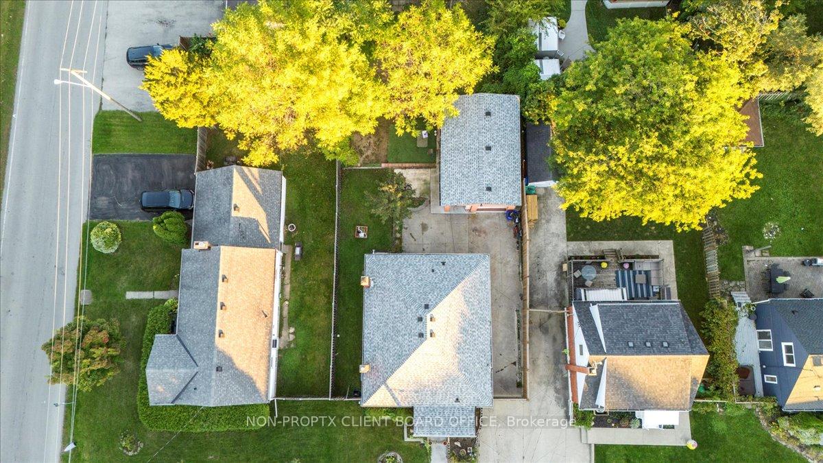 Photo 4 of 118 Second Street N, Hamilton, Stoney Creek — HOMEH