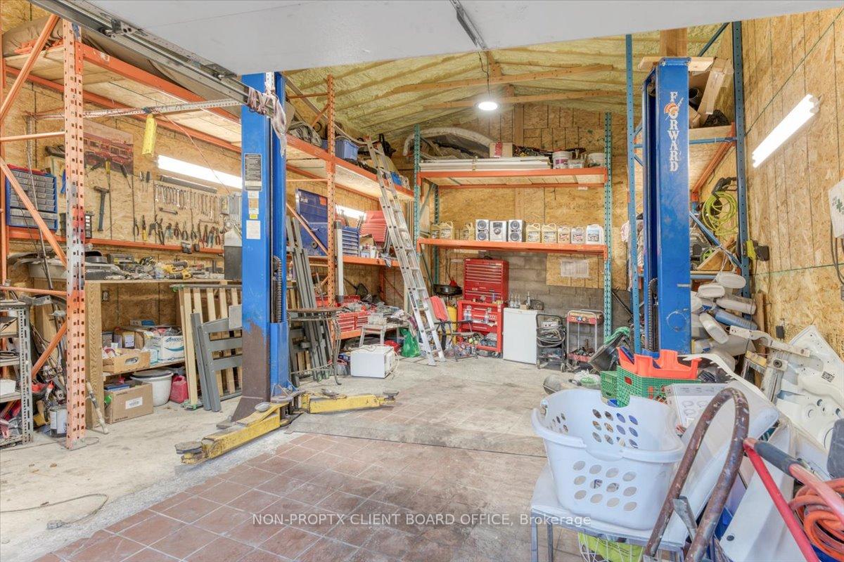 Photo 7 of 118 Second Street N, Hamilton, Stoney Creek — HOMEH