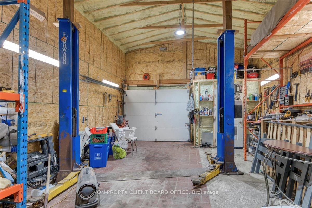 Photo 8 of 118 Second Street N, Hamilton, Stoney Creek — HOMEH