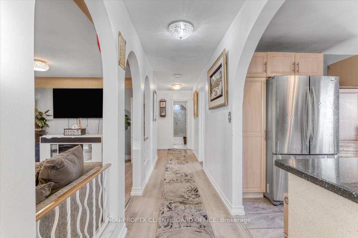 Photo 11 of 118 Second Street N, Hamilton, Stoney Creek — HOMEH