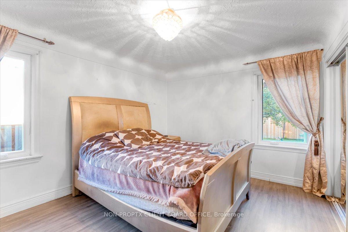Photo 19 of 118 Second Street N, Hamilton, Stoney Creek — HOMEH
