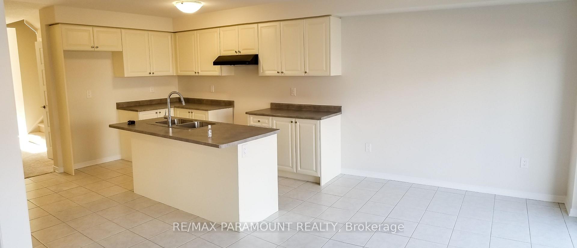 Photo 3 of 31 July Avenue, Hamilton, Stoney Creek Mountain — HOMEH
