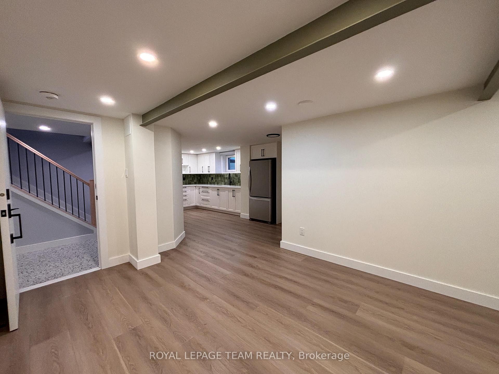 Photo 5 of Unit Unit B, 2177 Dublin Avenue, Ottawa, Bel Air Park — HOMEH