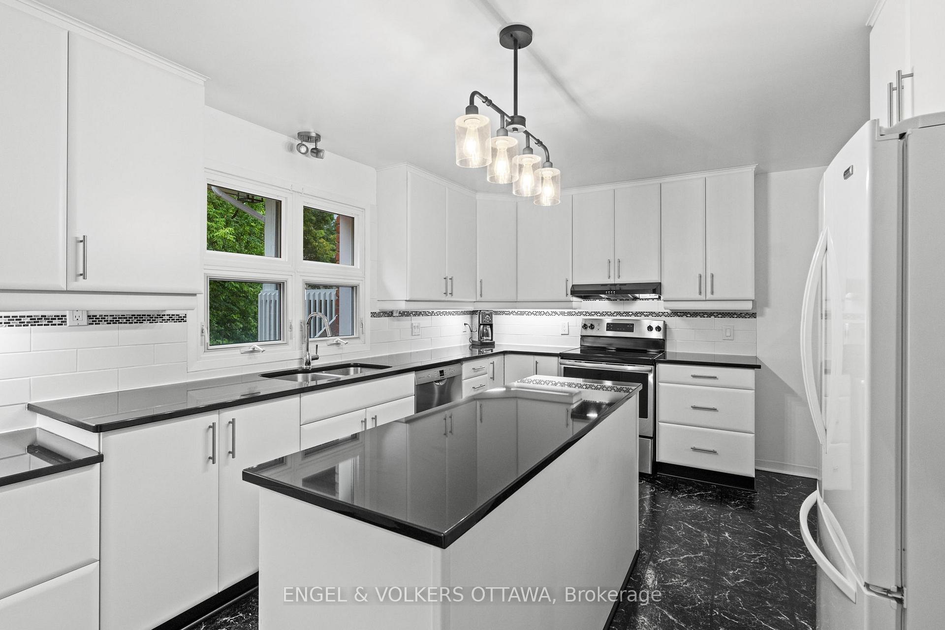 Photo 5 of Unit B, 20 Mohawk Crescent, Ottawa, Bruce Farm/Graham Park/Qualicum/Bellands — HOMEH