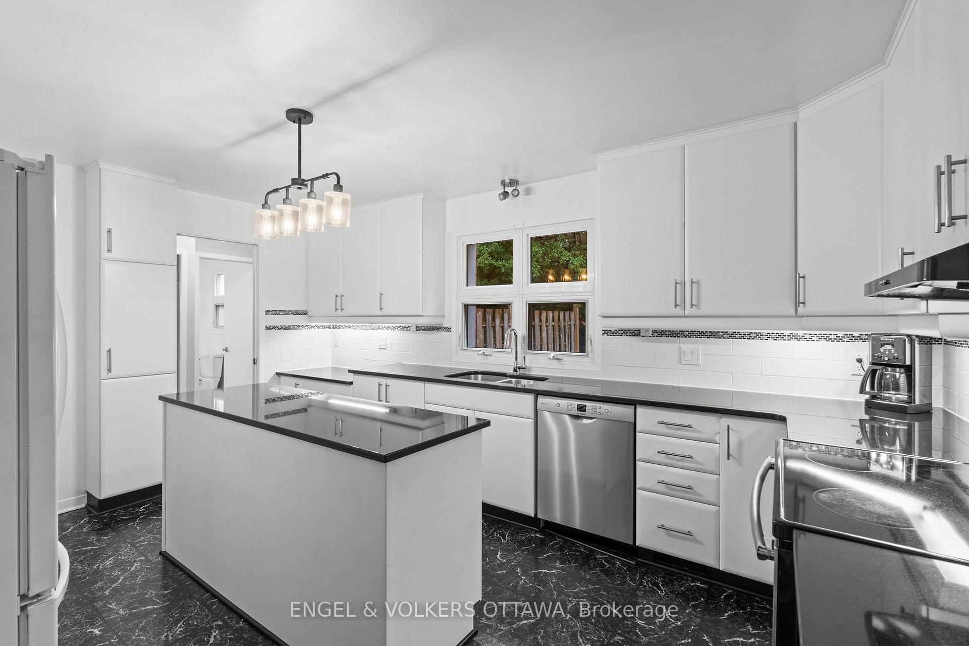 Photo 6 of Unit B, 20 Mohawk Crescent, Ottawa, Bruce Farm/Graham Park/Qualicum/Bellands — HOMEH