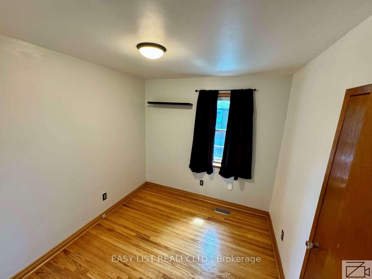 Photo 12 of 818 Ninth Avenue, Hamilton, Hampton Heights — HOMEH