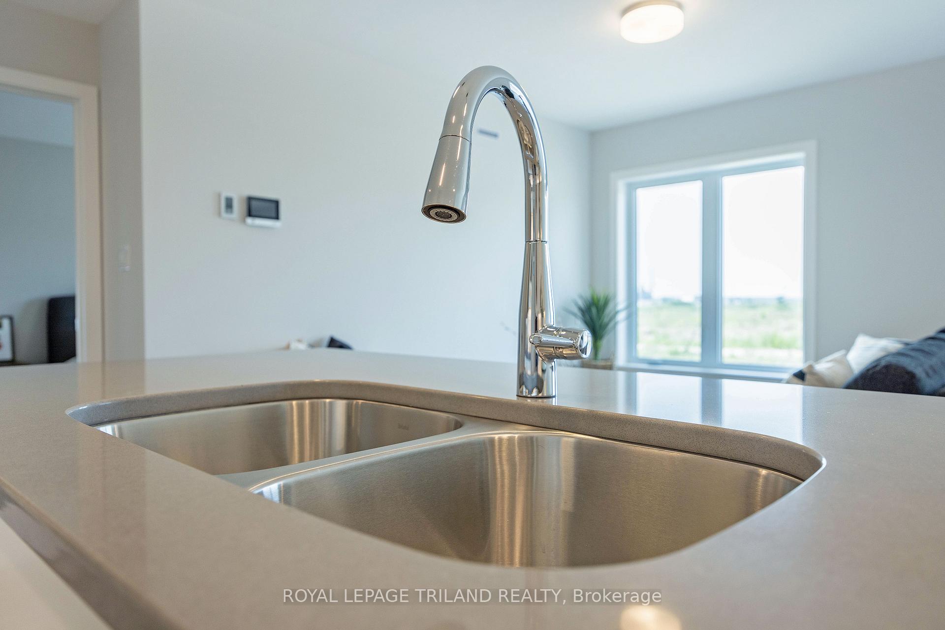Photo 12 of 38 Silverleaf Path, St. Thomas — HOMEH