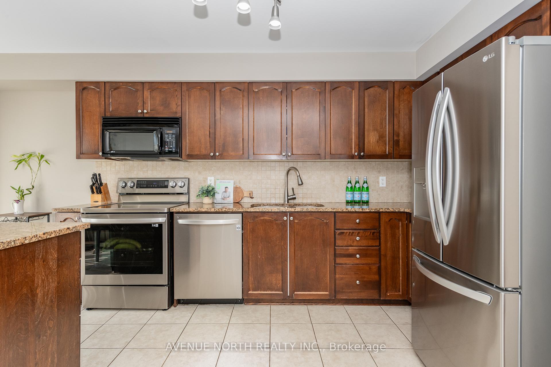 Photo 5 of 283 Stroget Private, Ottawa, Merivale Industrial Park/Citiplace — HOMEH