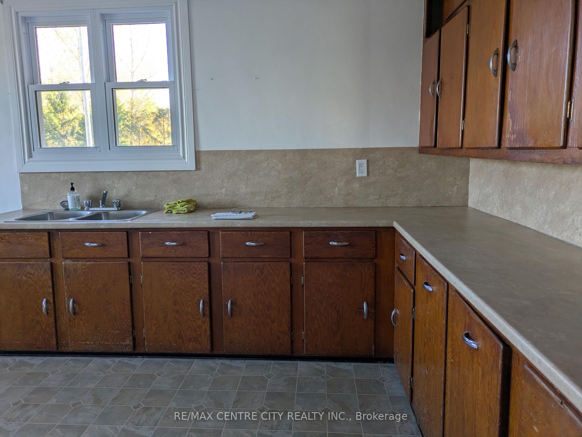 Photo 6 of 5941 Imperial Road, Malahide, Rural Malahide — HOMEH