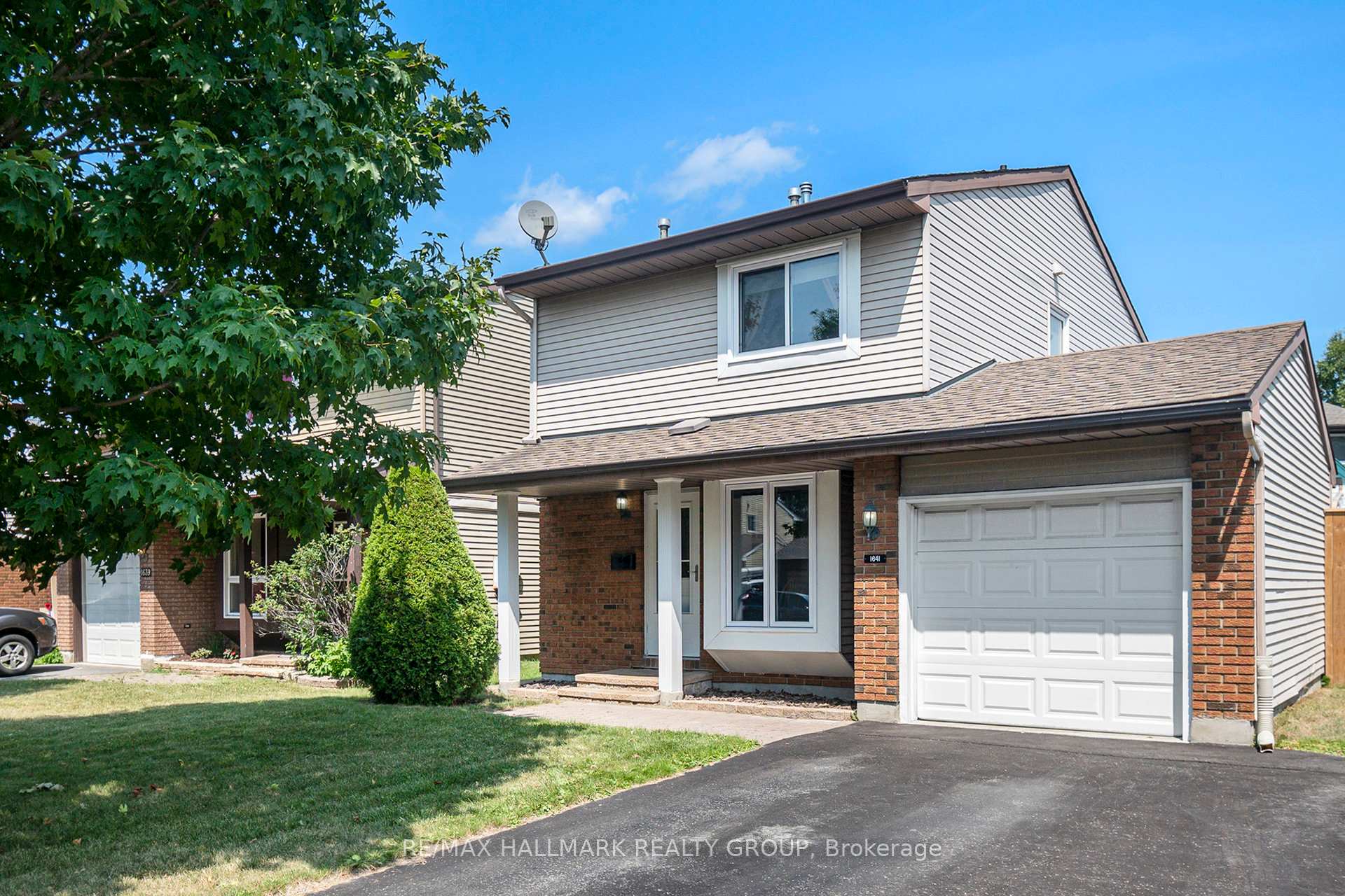 Photo 2 of 1641 Saxony Crescent, Ottawa, Pineview — HOMEH