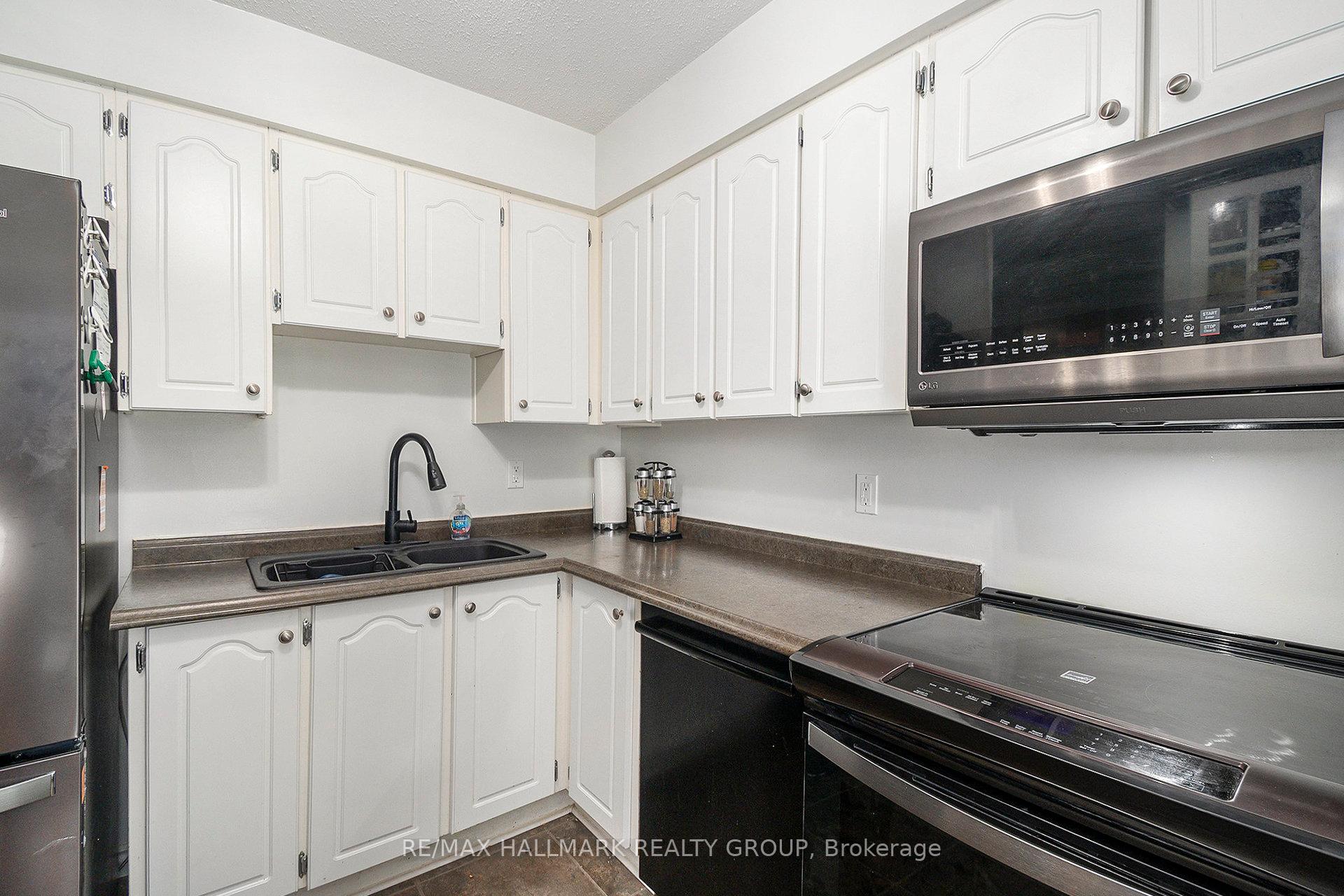 Photo 9 of 1641 Saxony Crescent, Ottawa, Pineview — HOMEH