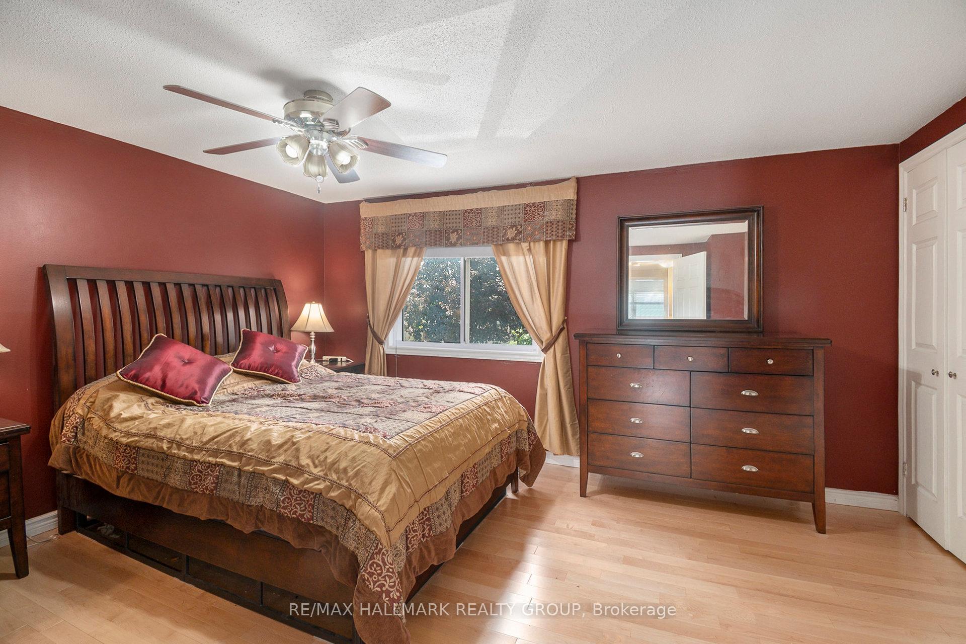 Photo 11 of 1641 Saxony Crescent, Ottawa, Pineview — HOMEH