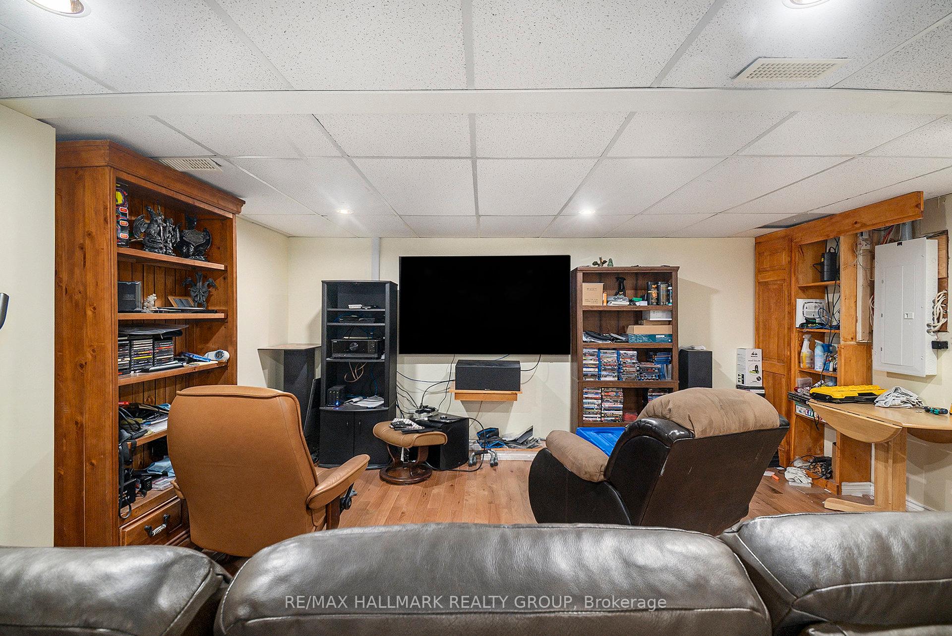Photo 16 of 1641 Saxony Crescent, Ottawa, Pineview — HOMEH