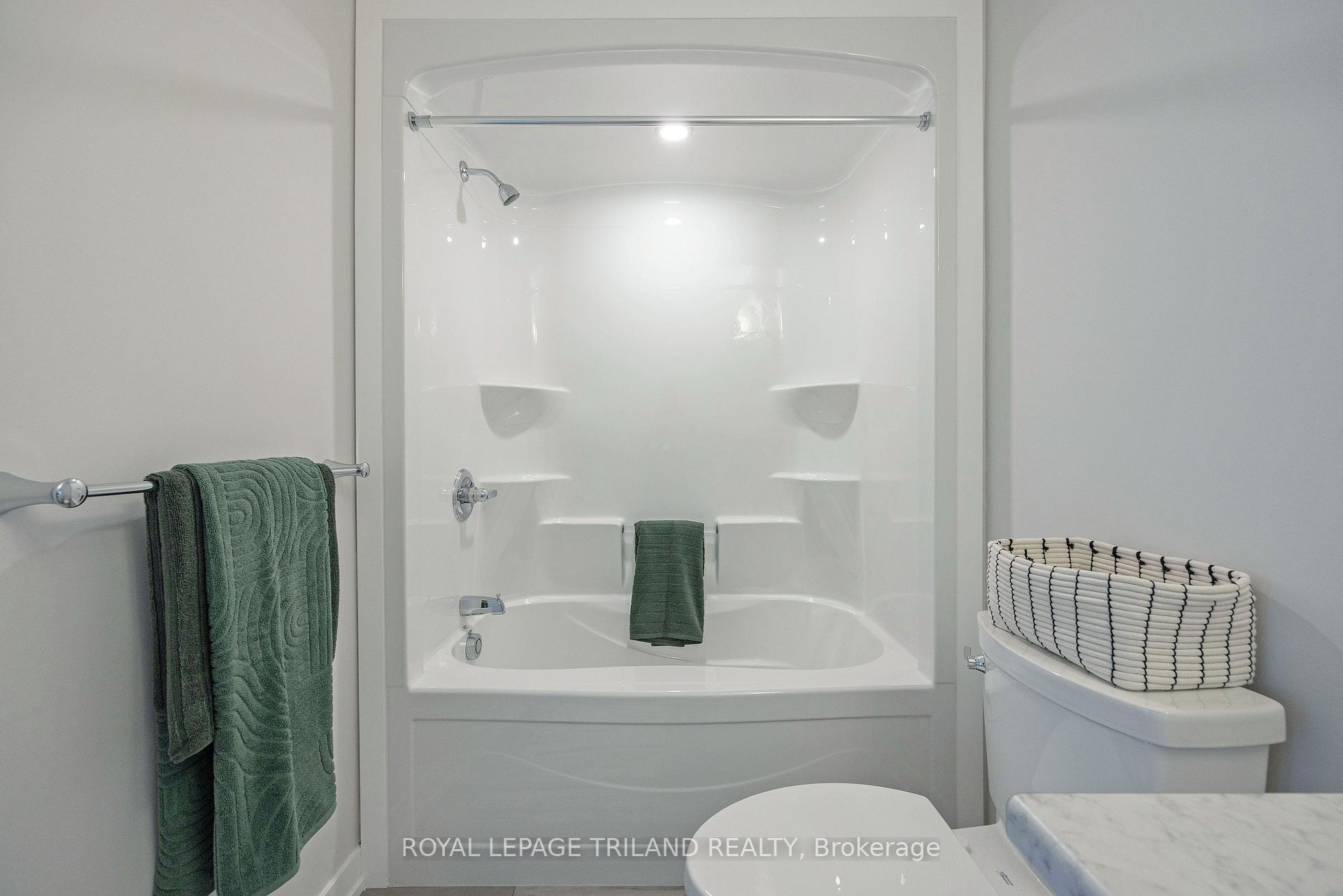 Photo 7 of 36 Silverleaf Path, St. Thomas — HOMEH