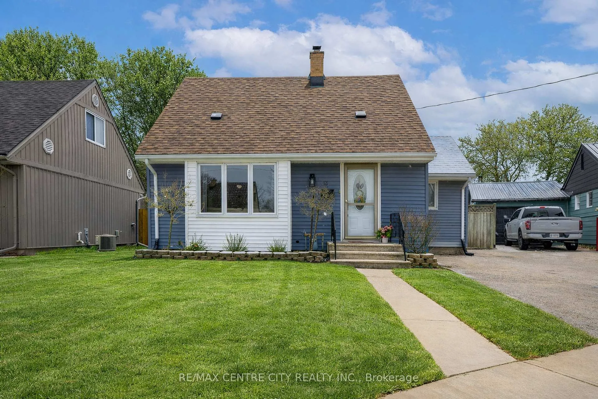 Photo 1 of 13 Bell Avenue, St. Thomas — HOMEH