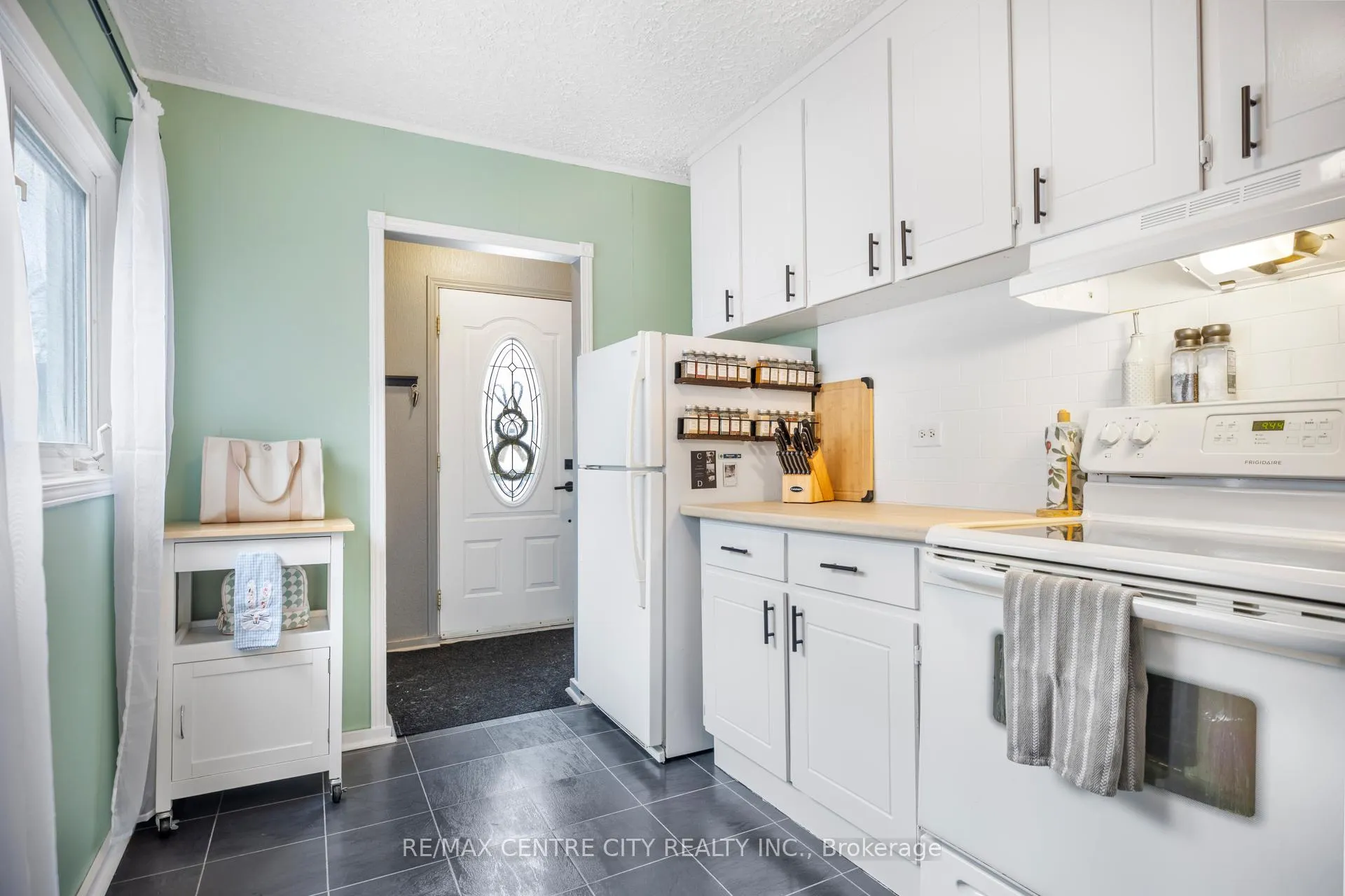 Photo 10 of 13 Bell Avenue, St. Thomas — HOMEH