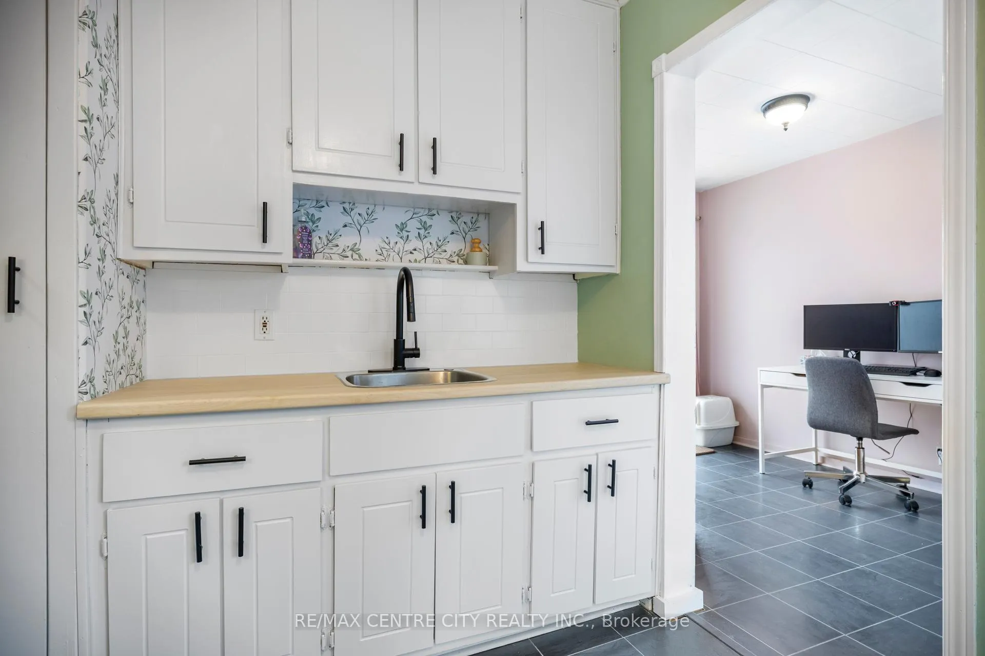 Photo 11 of 13 Bell Avenue, St. Thomas — HOMEH