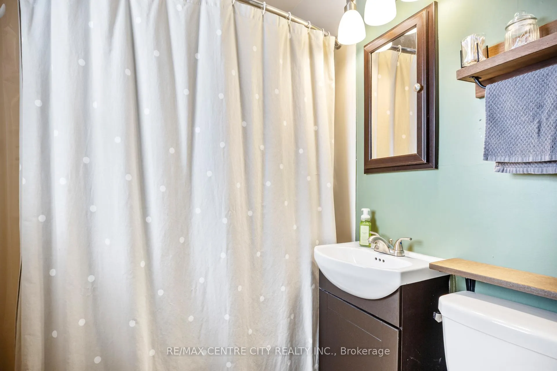 Photo 16 of 13 Bell Avenue, St. Thomas — HOMEH