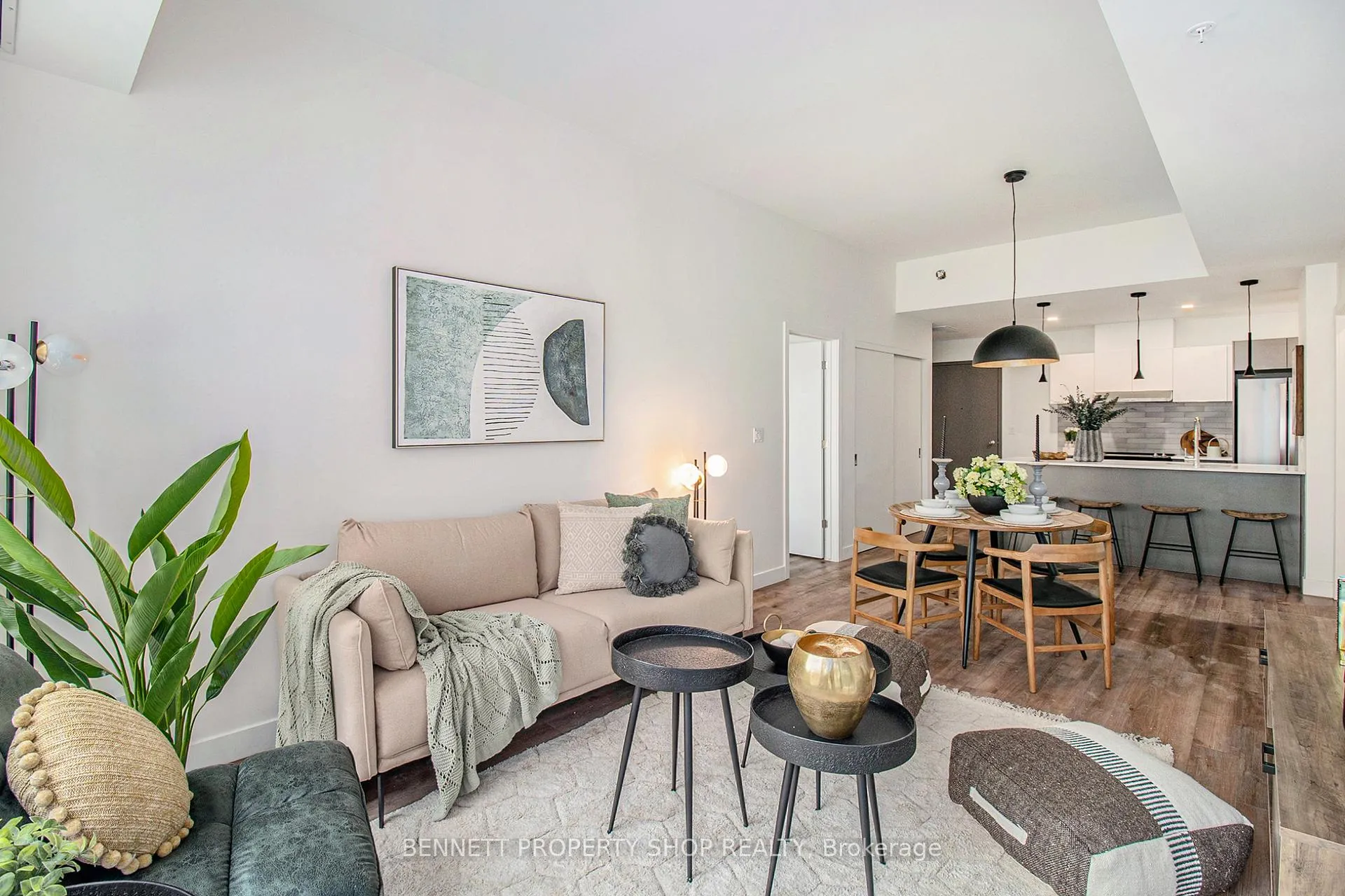 Photo 4 of Unit 814, 600 Mountaineer Private, Ottawa, Elmvale Acres — HOMEH