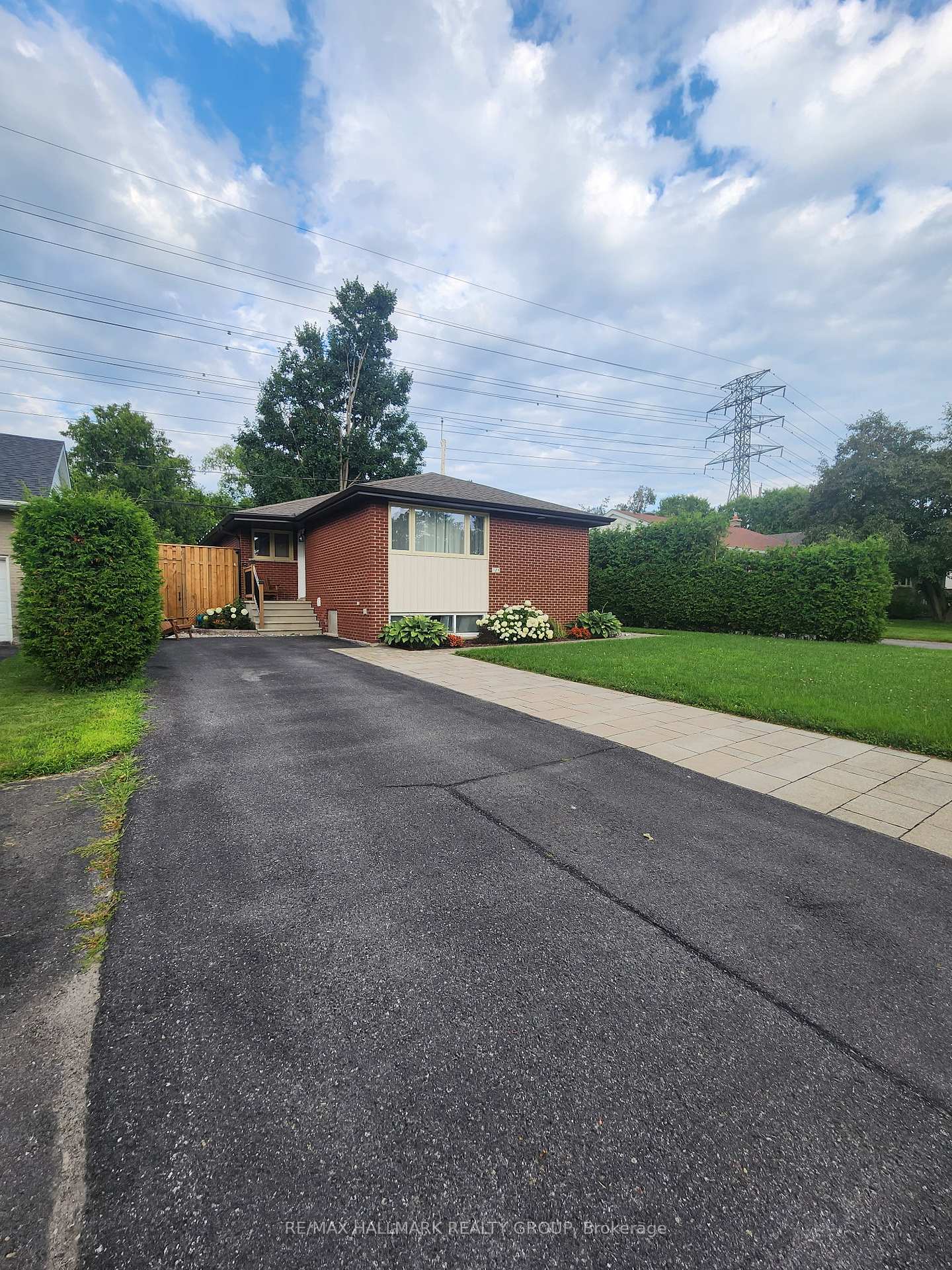 Photo 1 of Unit B, 1185 Woodside Drive, Ottawa, Copeland Park — HOMEH