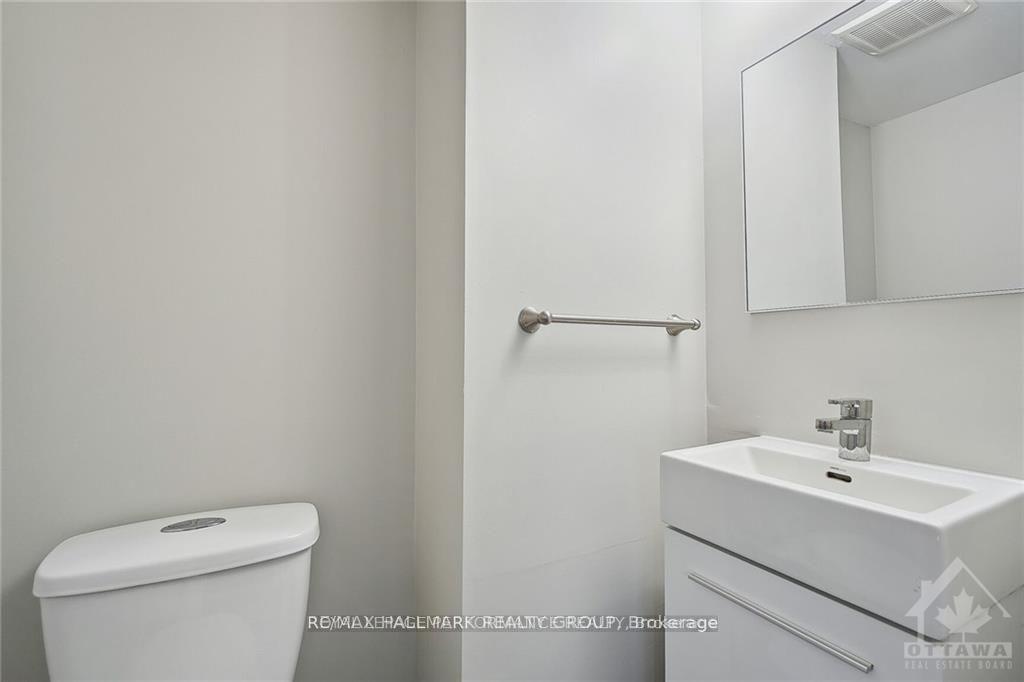 Photo 5 of Unit B, 1185 Woodside Drive, Ottawa, Copeland Park — HOMEH