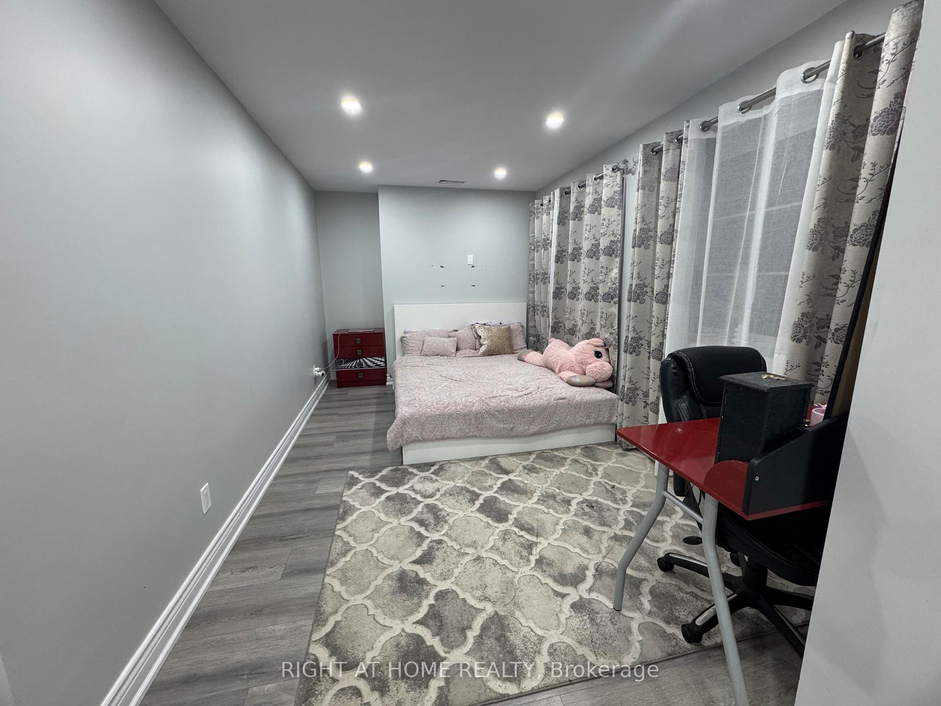 Photo 4 of 119 McPhail Avenue, Clarington, Bowmanville — HOMEH