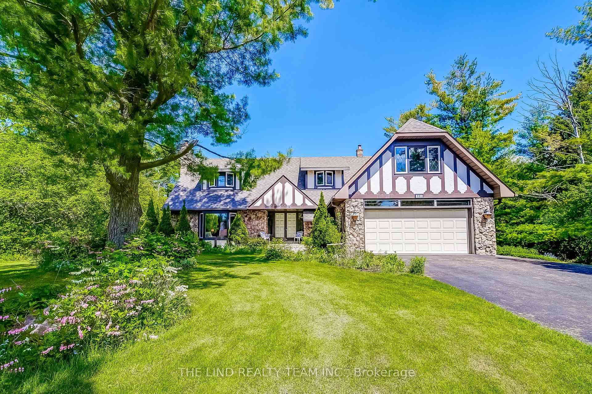 Front of 231 Ridge Road